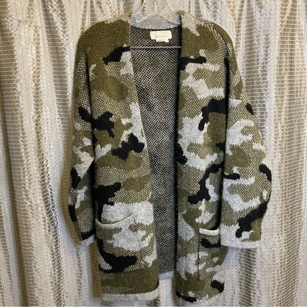Gorgeous Anthropologie Oversized Camo Sweater Coat, size Small